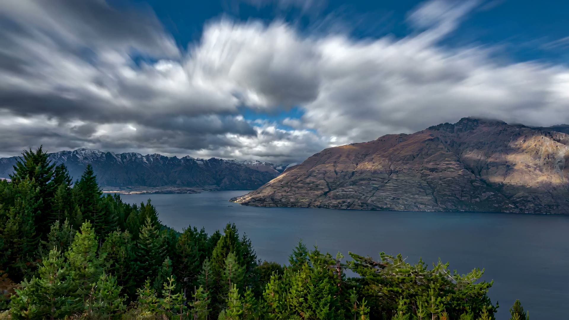 Luc 22 above Lake Wakatipu, shown as the Flagship website homepage